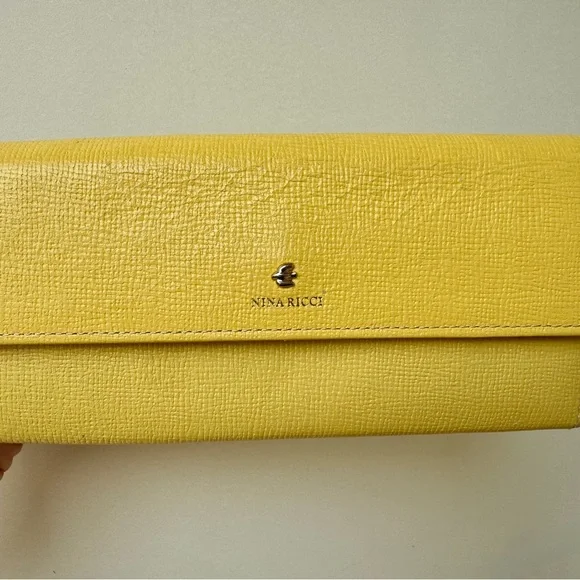 LUXURY MYSTERY BOX WORTH 1K - Picture 9 of 12